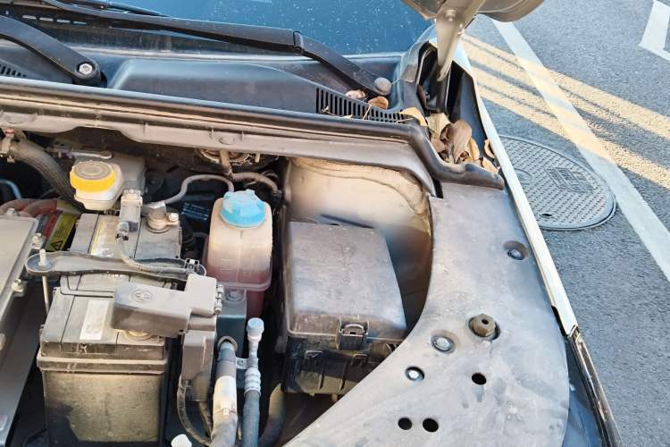 Used GAC Group Toyota iA5 2019 Luxury Edition Engine Bay Left