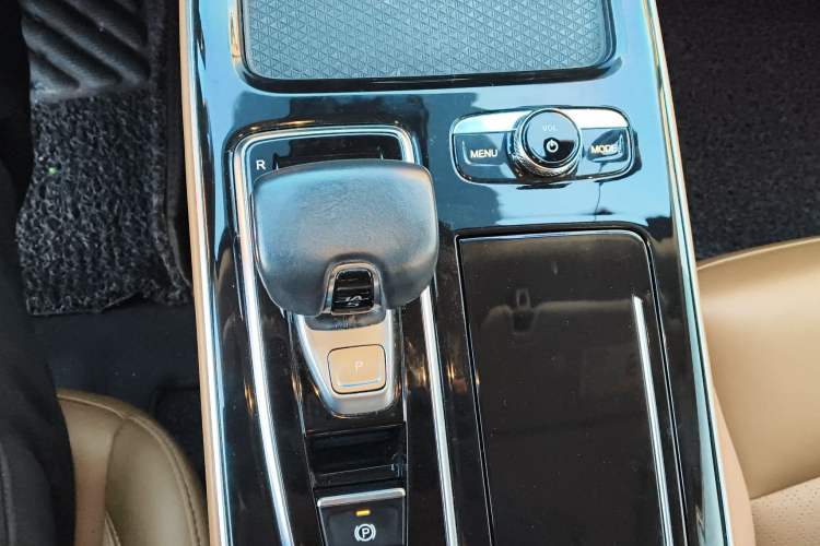 Used GAC Group Toyota iA5 2019 Luxury Edition Gear Lever