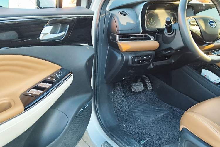 Used GAC Group Toyota iA5 2019 Luxury Edition Interior 3