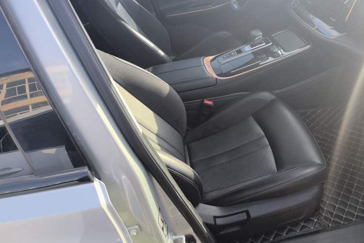 Used GAC Group Toyota iA5 2019 Luxury Edition Right Front Seat