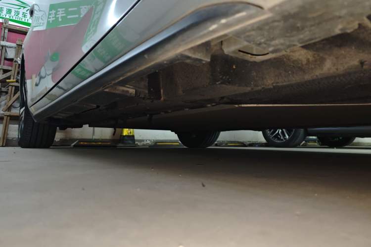 Used GAC Group Toyota iA5 2019 Luxury Edition Right Side Sill