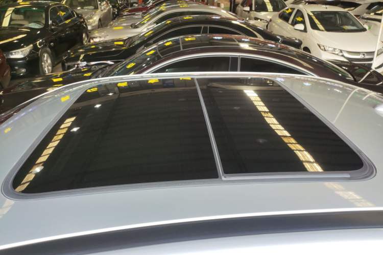 Used GAC Group Toyota iA5 2019 Luxury Edition Roof