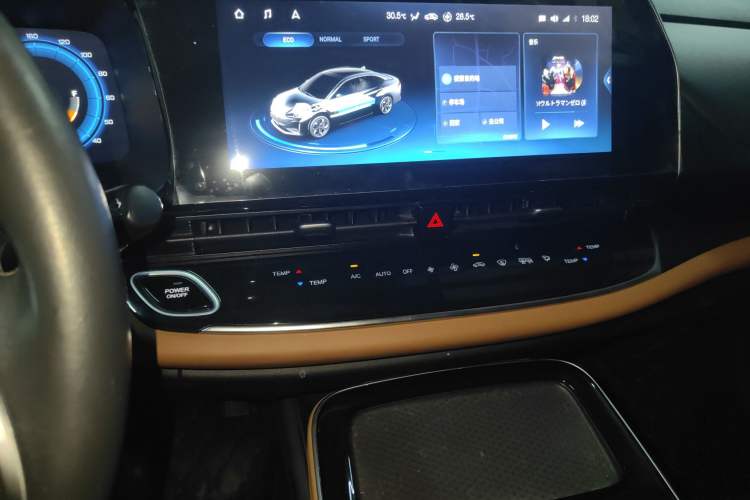 Used GAC Group Toyota iA5 2019 Luxury Edition Audio And AC Panel