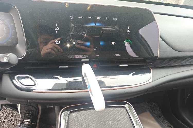Used GAC Group Toyota iA5 2019 Luxury Edition Audio And AC Panel