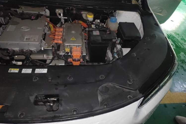 Used GAC Group Toyota iA5 2019 Luxury Edition Engine Bay Left