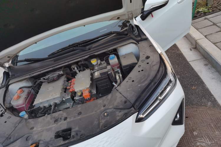 Used GAC Group Toyota iA5 2019 Luxury Edition Engine Bay Left