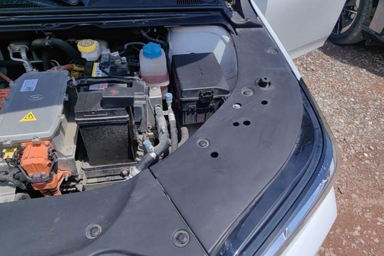 Used GAC Group Toyota iA5 2019 Luxury Edition Engine Bay Left