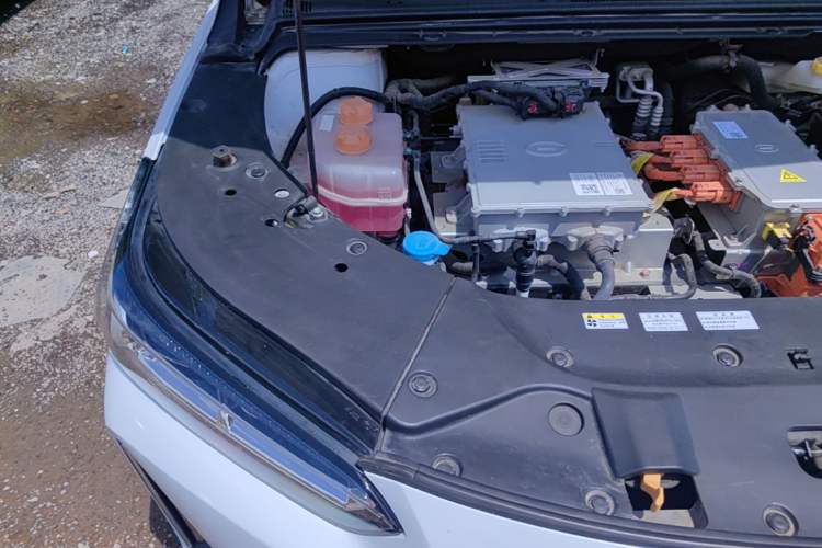 Used GAC Group Toyota iA5 2019 Luxury Edition Engine Bay Right