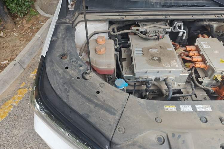 Used GAC Group Toyota iA5 2019 Luxury Edition Engine Bay Right