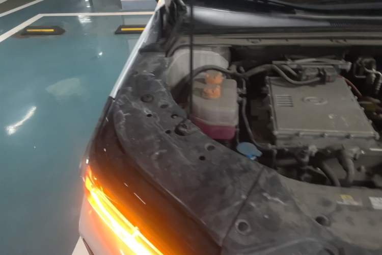 Used GAC Group Toyota iA5 2019 Luxury Edition Engine Bay Right