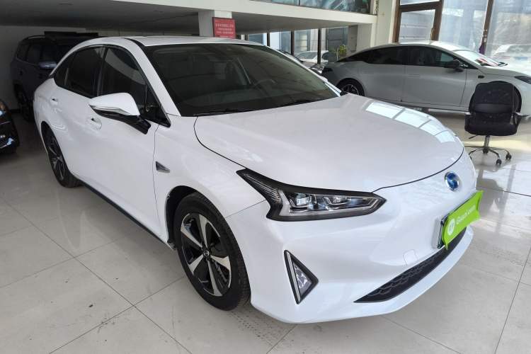 Used GAC Group Toyota iA5 2019 Luxury Edition Front Right 45 Deg