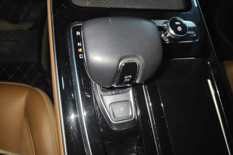 Used GAC Group Toyota iA5 2019 Luxury Edition Gear Lever