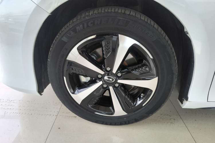 Used GAC Group Toyota iA5 2019 Luxury Edition Left Front Wheel Hub