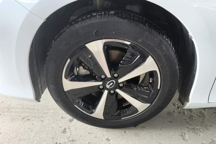 Used GAC Group Toyota iA5 2019 Luxury Edition Left Front Wheel Hub