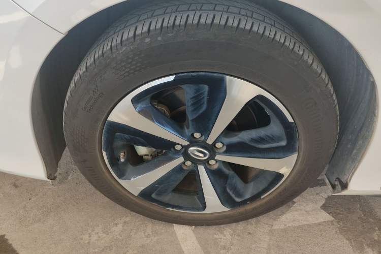 Used GAC Group Toyota iA5 2019 Luxury Edition Left Front Wheel Hub