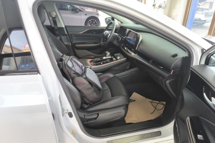 Used GAC Group Toyota iA5 2019 Luxury Edition Right Front Seat