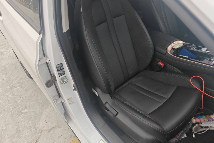 Used GAC Group Toyota iA5 2019 Luxury Edition Right Front Seat