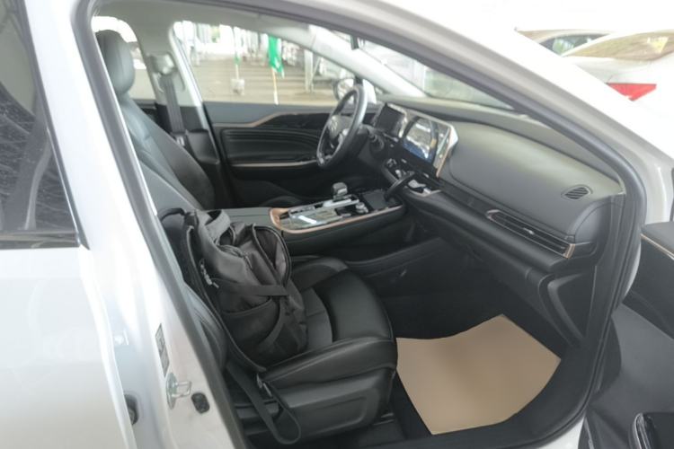 Used GAC Group Toyota iA5 2019 Luxury Edition Right Front Seat