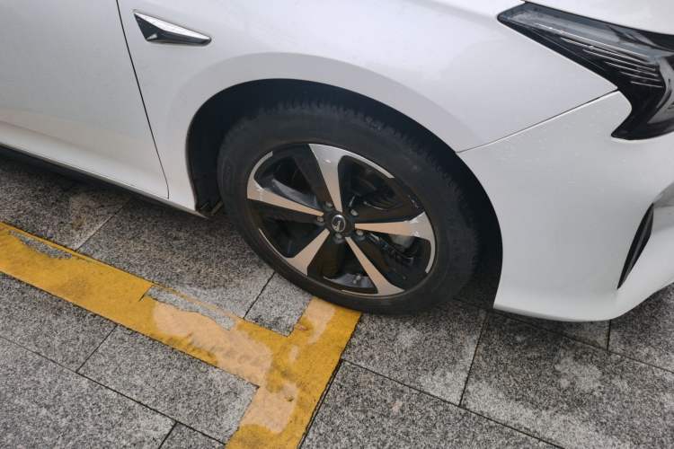 Used GAC Group Toyota iA5 2019 Leading Edition Right Front Wheel Hub