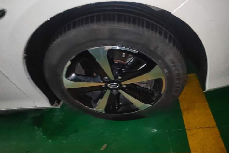 Used GAC Group Toyota iA5 2019 Luxury Edition Right Front Wheel Hub
