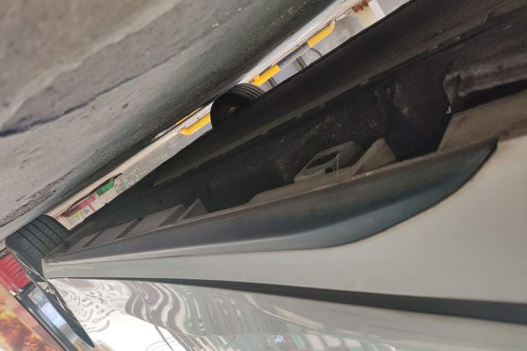 Used GAC Group Toyota iA5 2019 Luxury Edition Right Side Sill