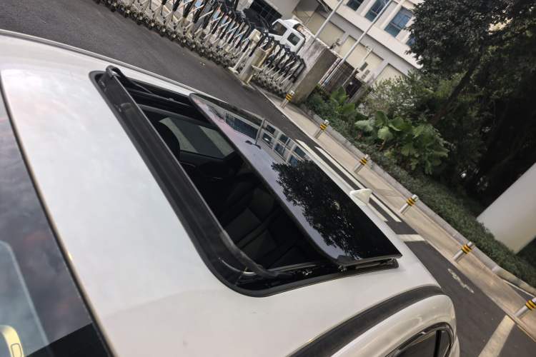 Used GAC Group Toyota iA5 2019 Luxury Edition Roof