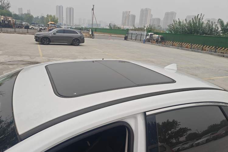 Used GAC Group Toyota iA5 2019 Luxury Edition Roof