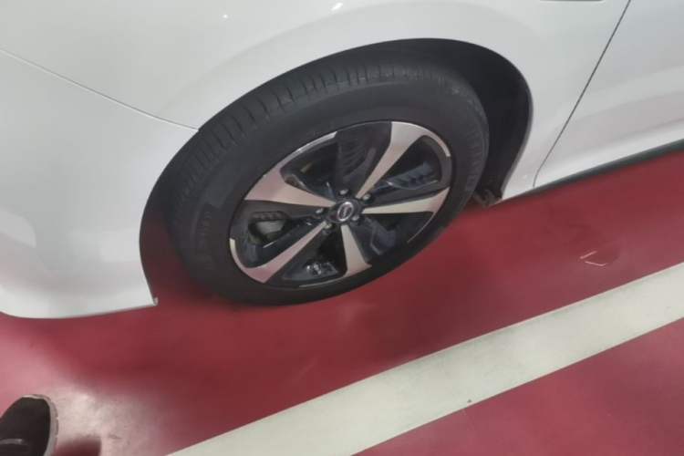 Used GAC Group Toyota iA5 2021 Luxury Edition Left Front Wheel Hub