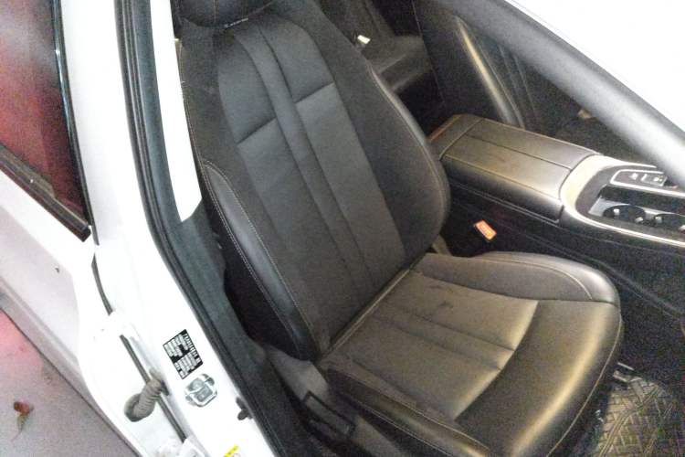 Used GAC Group Toyota iA5 2021 Luxury Edition Right Front Seat