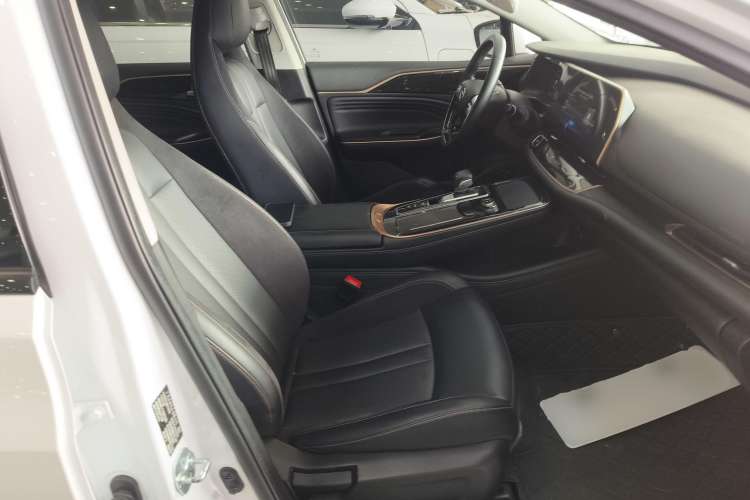Used GAC Group Toyota iA5 2021 Luxury Edition Right Front Seat