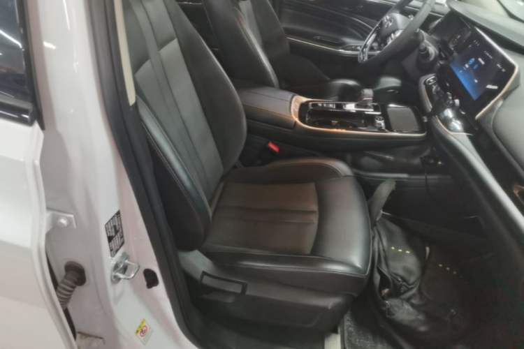 Used GAC Group Toyota iA5 2021 Luxury Edition Right Front Seat