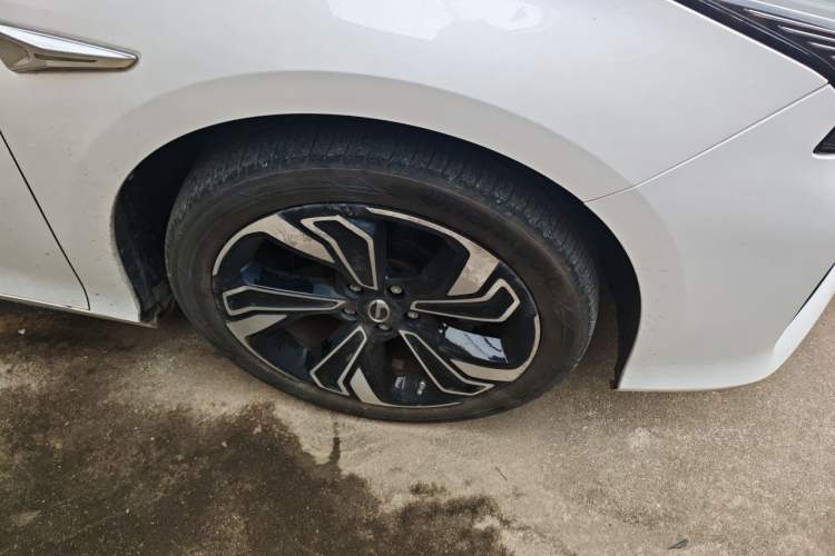 Used GAC Group Toyota iA5 2021 Deluxe Edition Right Front Wheel Hub