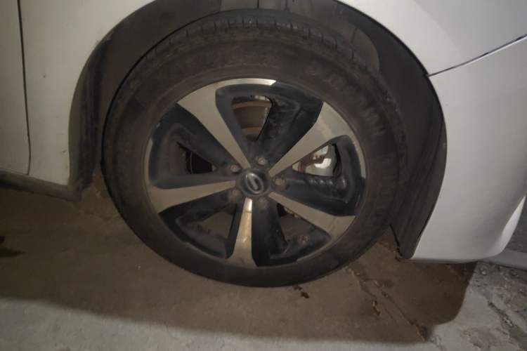Used GAC Group Toyota iA5 2021 Luxury Edition Right Front Wheel Hub