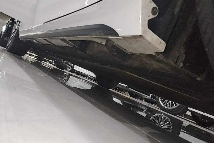 Used GAC Group Toyota iA5 2021 Leading Edition Right Side Sill