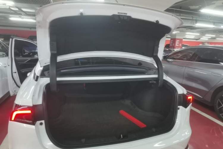 Used GAC Group Toyota iA5 2021 Luxury Edition Trunk