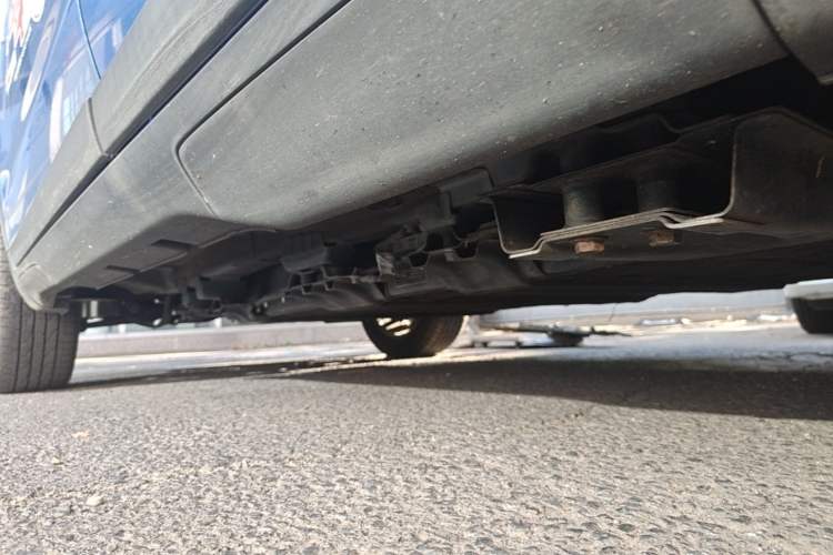 Used GAC Group ix4 2018 Leading Edition Chassis Rear Left