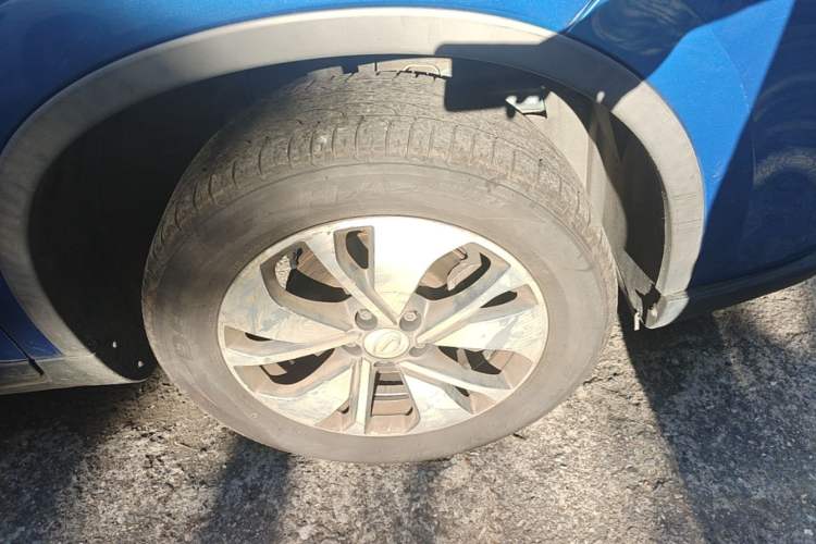 Used GAC Group ix4 2018 Leading Edition Right Front Wheel Hub