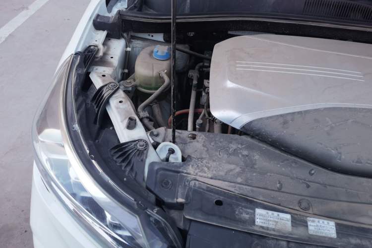 Used GAC Group ix4 2018 Luxury Edition Engine Bay Right