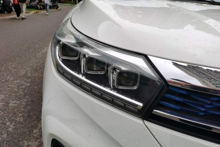 Used GAC Group ix4 2018 Luxury Edition Exterior 6