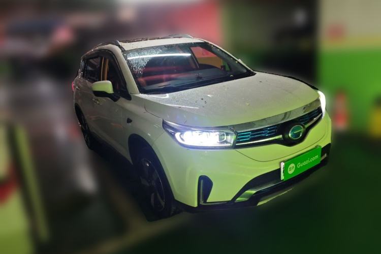 Used GAC Group ix4 2018 Luxury Edition Front Right 45 Deg