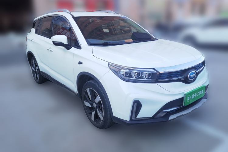 Used GAC Group ix4 2018 Luxury Edition Front Right 45 Deg