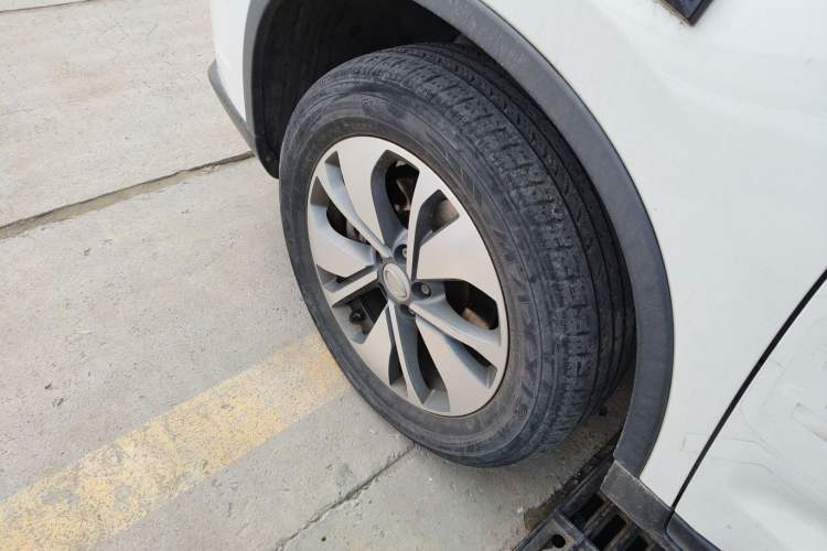 Used GAC Group ix4 2018 Leading Edition Left Front Wheel Hub