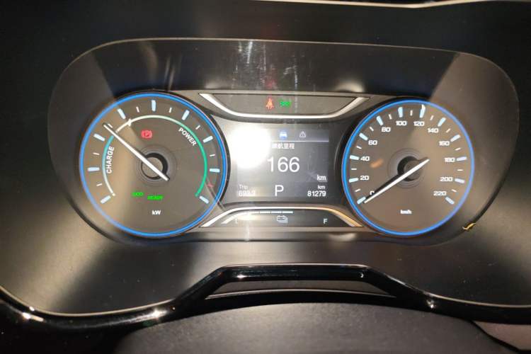 Used GAC Group ix4 2018 Luxury Edition Odometer Close Up