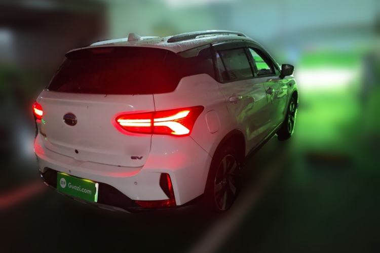 Used GAC Group ix4 2018 Luxury Edition Rear Right 45 Deg