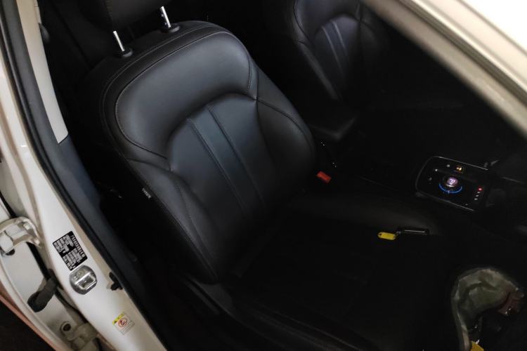 Used GAC Group ix4 2018 Leading Edition Right Front Seat
