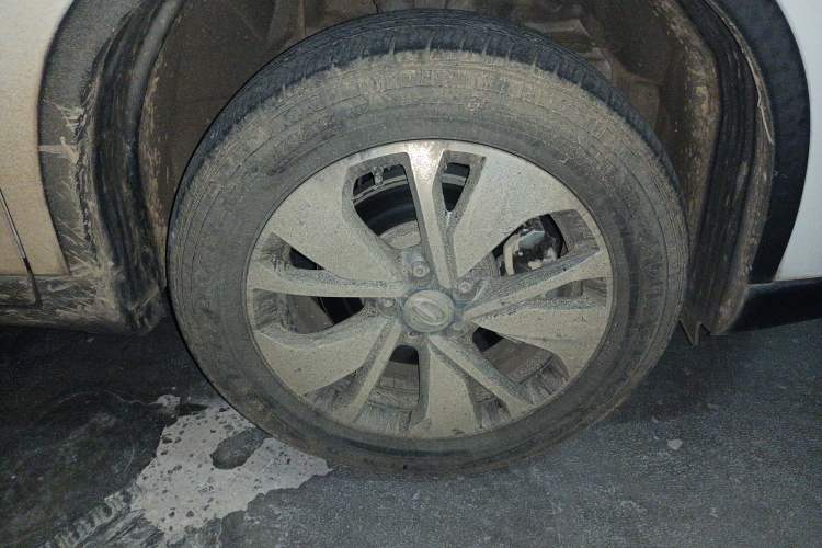 Used GAC Group ix4 2018 Leading Edition Right Front Wheel Hub