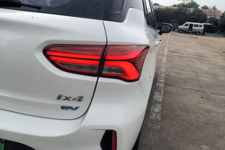 Used GAC Group ix4 2018 Luxury Edition Right Rear Taillight