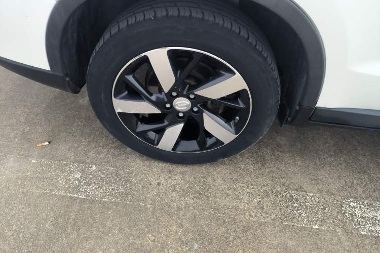 Used GAC Group ix4 2018 Luxury Edition Right Rear Wheel Hub