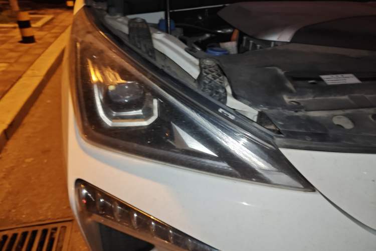 Used GAC Group Qizhi EV 2020 Comfort Edition Right Front Headlight