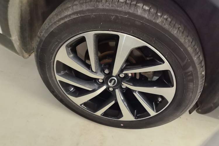Used GAC Group Qizhi PHEV 2019 1.5L Smart Connect Premium Edition Exterior 3